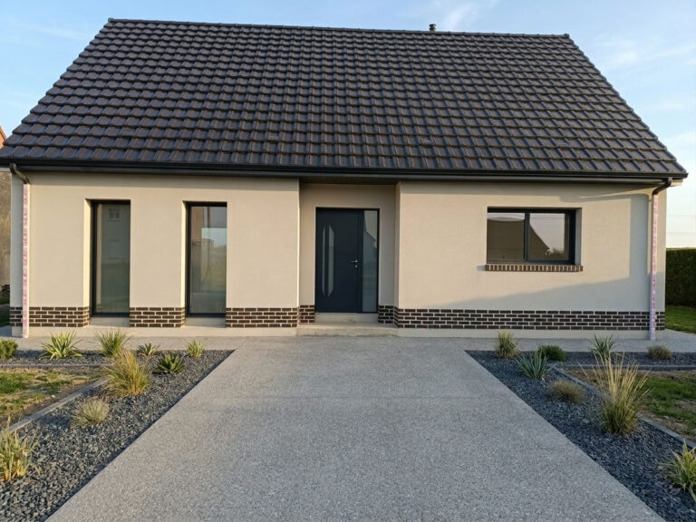 Maison traditionnelle familiale avec façade neuve dans le Nord